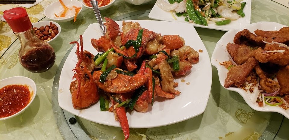 Cantonese Style Twin Lobster